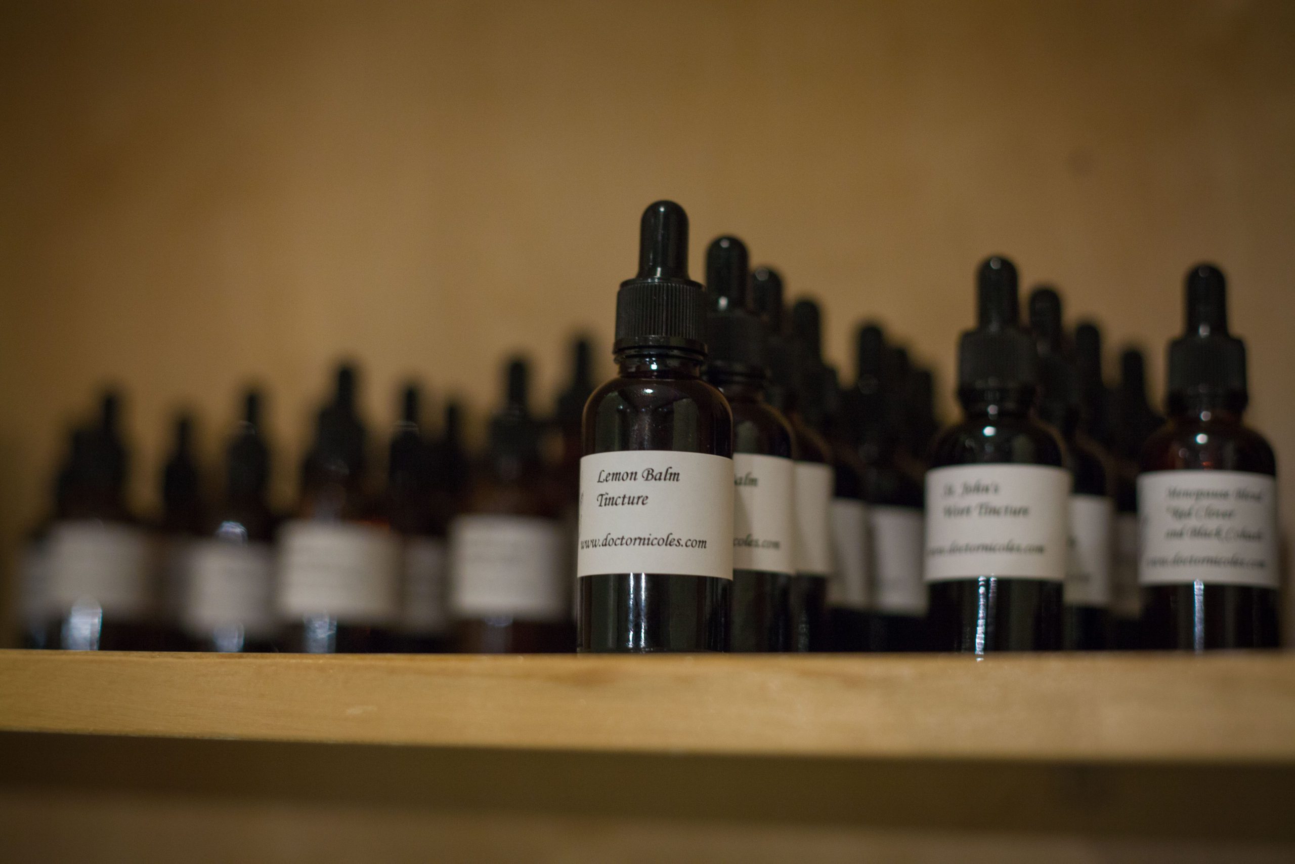 Dr Nicole Apelian’s natural herbal tinctures Ask Dr. Nicole: Are there any natural allergy remedies?