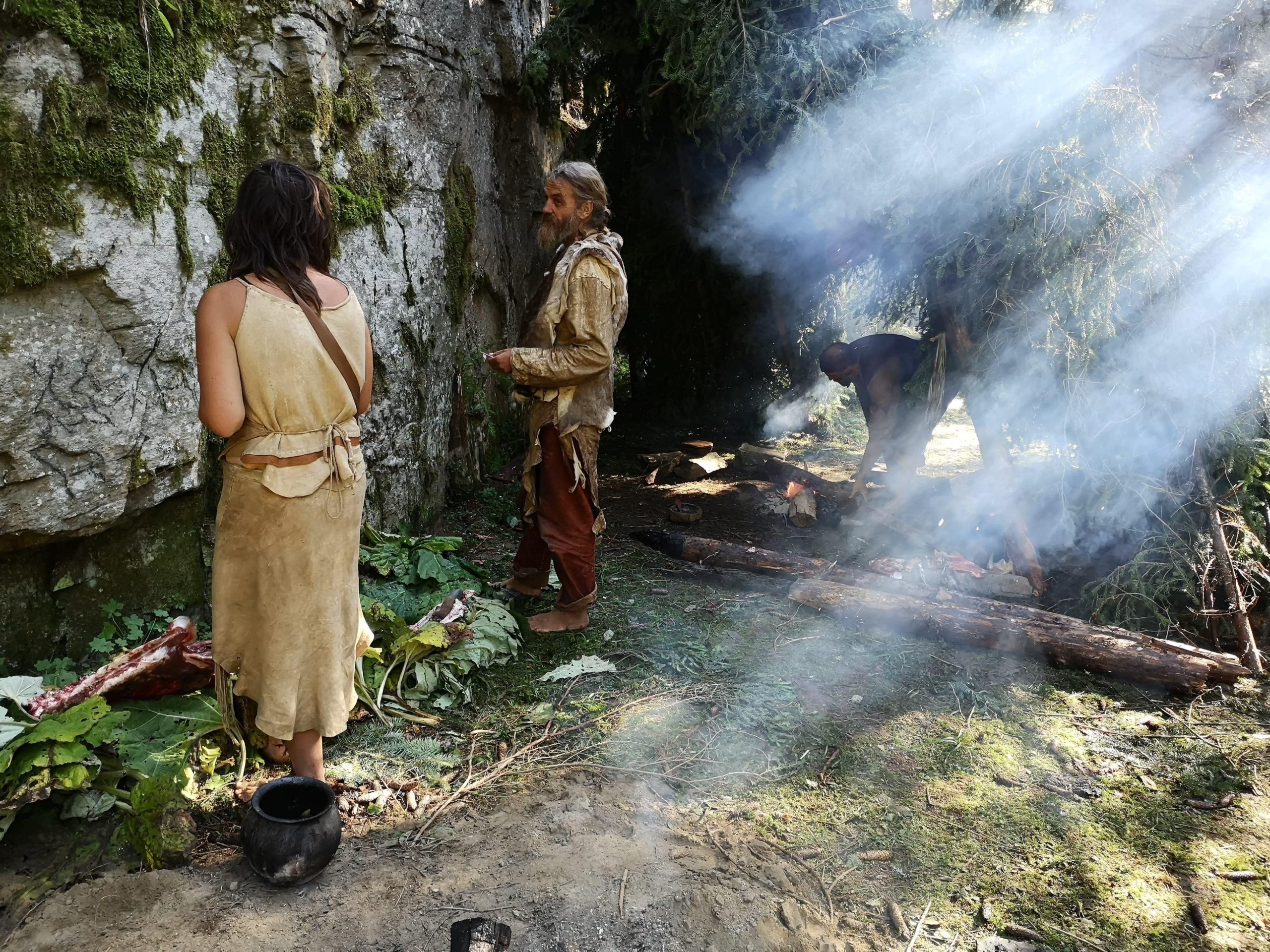Caspar-Brown-Naomi-Walmsley-cave-painting Nicole Apelian, Naomi Walmsley, and Theresa-Kamper on Surviving The Stone Age - Adventure In The Wild