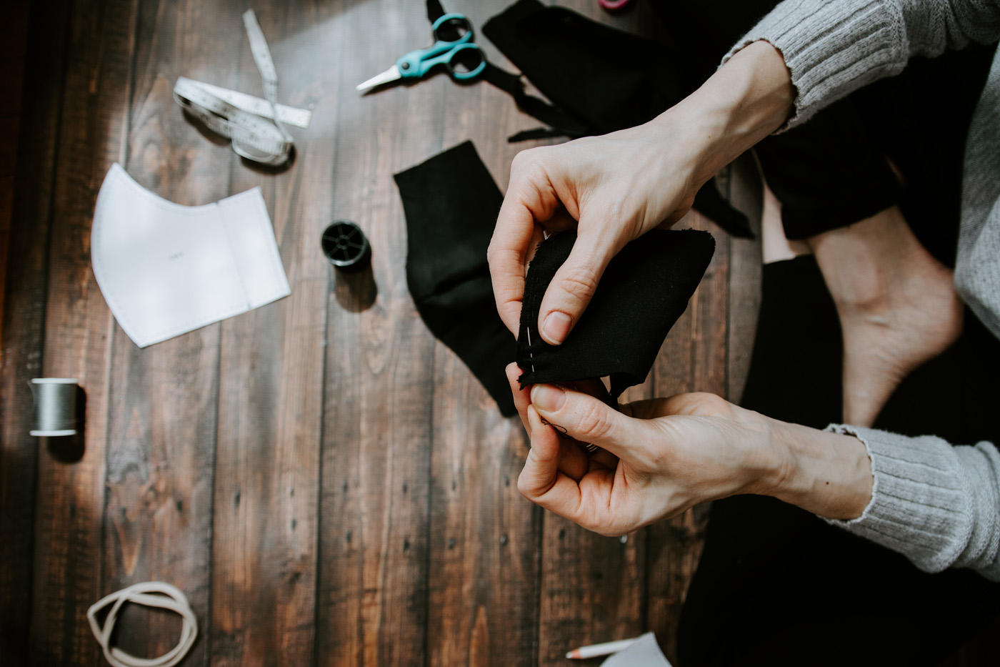 hand sewing black mask hand sewing black mask