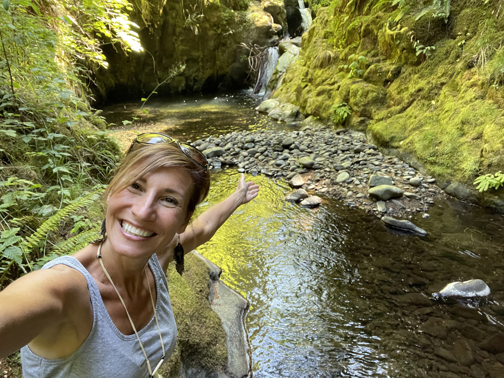 Here’s Why Taming Your Smartphone Habit Leads to Better Brain Health & More Happiness