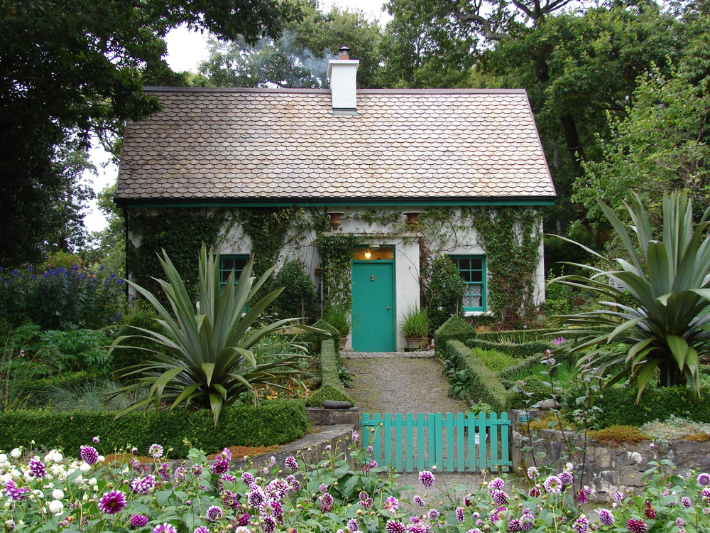 small house with garden walk small house with garden walk