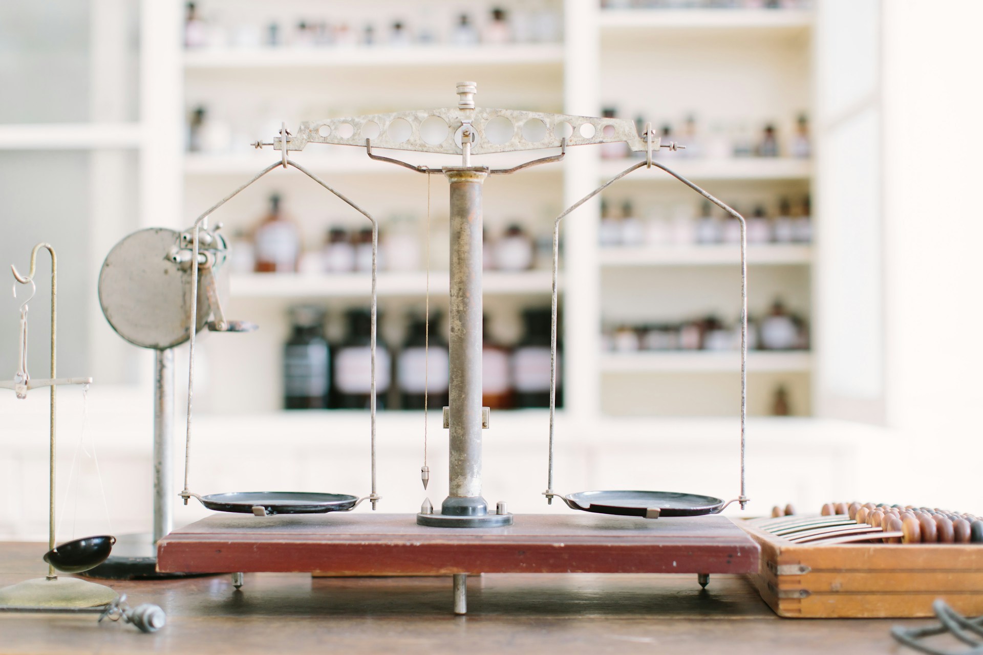 scale set up on table