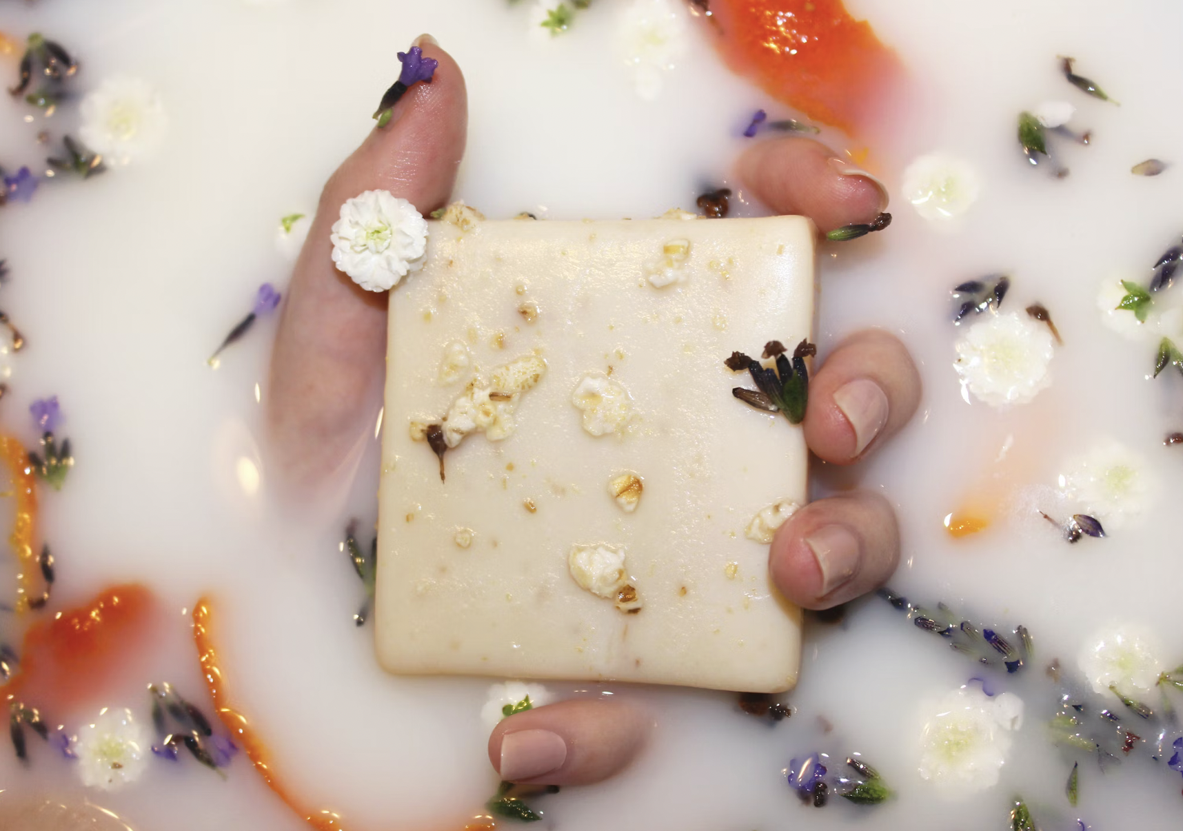 flower and oat soap bath