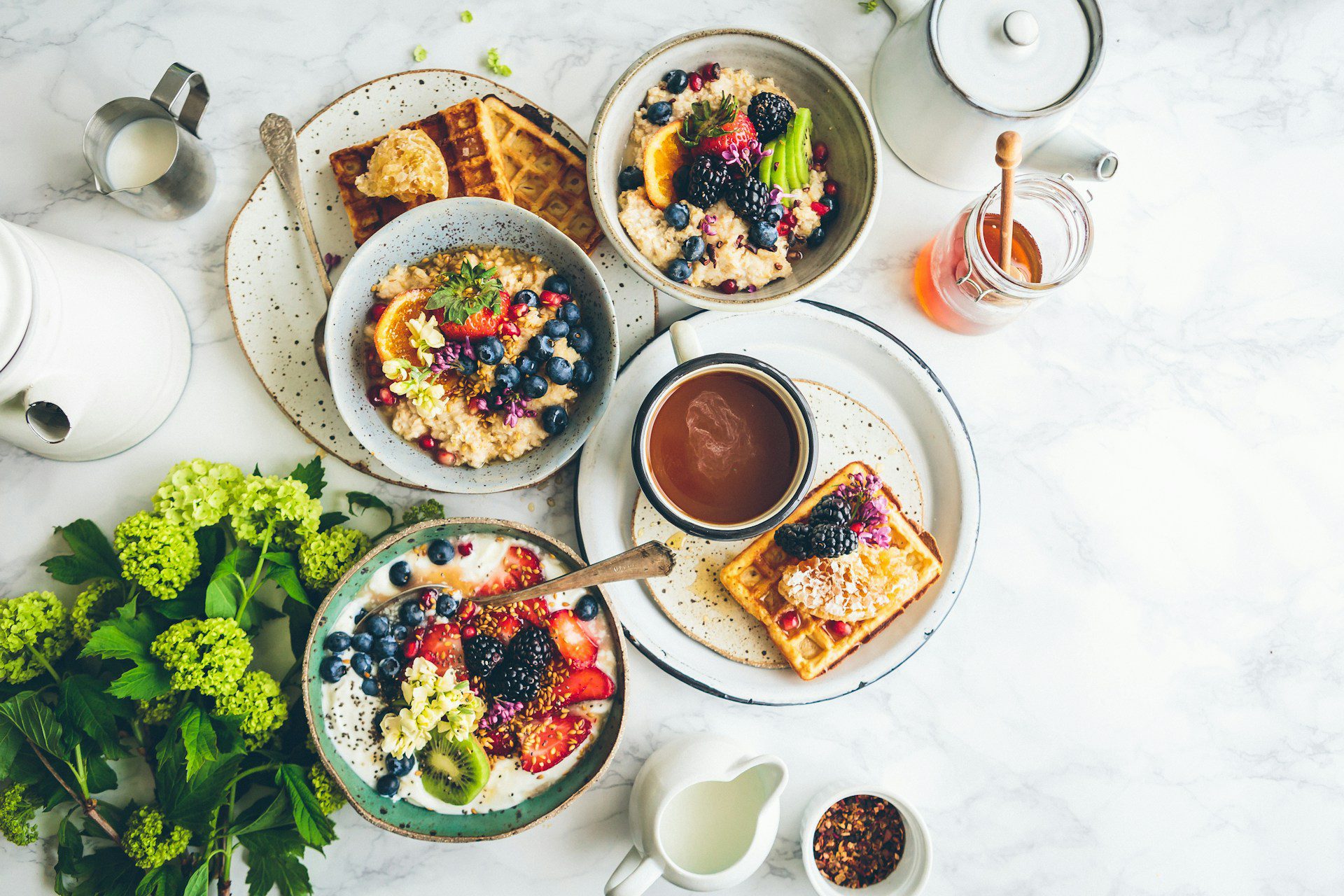 whole grain and fresh fruit breakfast foods
